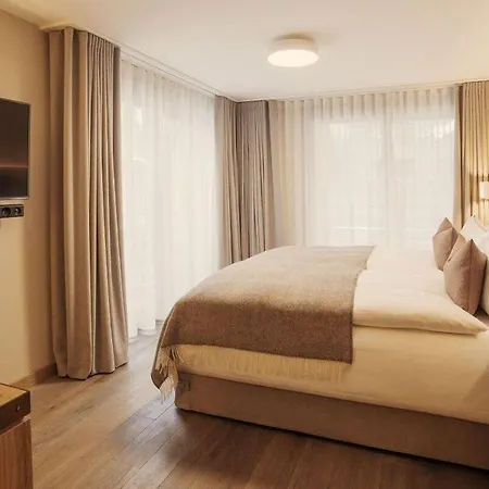 Alpine Chalet - 10 Bedrooms 别墅
