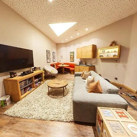 别墅 Alpine Chalet - 10 Bedrooms 萨斯费