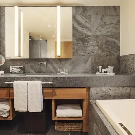 别墅 Alpine Chalet - 10 Bedrooms 萨斯费