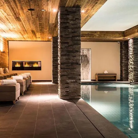 Alpine Chalet - 10 Bedrooms 别墅