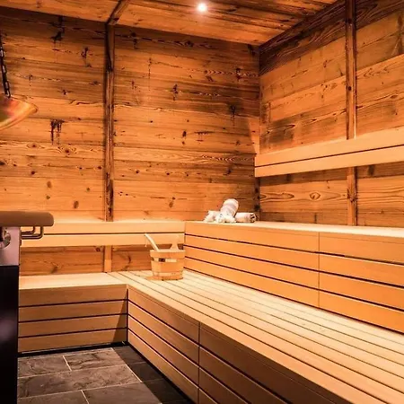 别墅 Alpine Chalet - 10 Bedrooms 萨斯费
