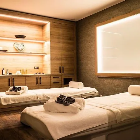 Alpine Chalet - 10 Bedrooms