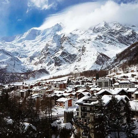 Alpine Chalet - 10 Bedrooms *